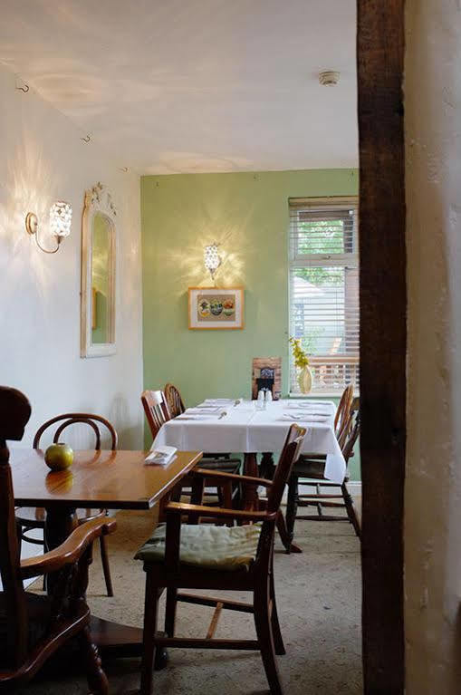 The Windsor Castle Inn Lye Zewnętrze zdjęcie