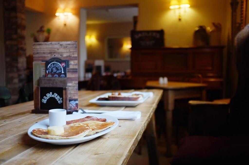 The Windsor Castle Inn Lye Zewnętrze zdjęcie